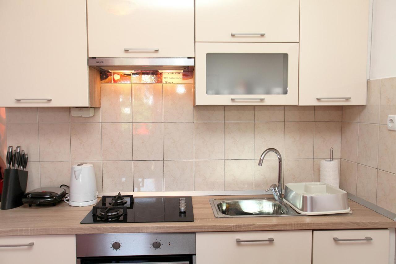 Apartment Ana Трогір Екстер'єр фото